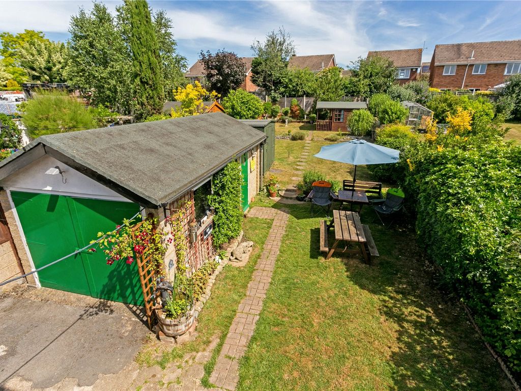 2 bed detached house for sale in Smithfield Road, Maidenhead SL6, £525,000