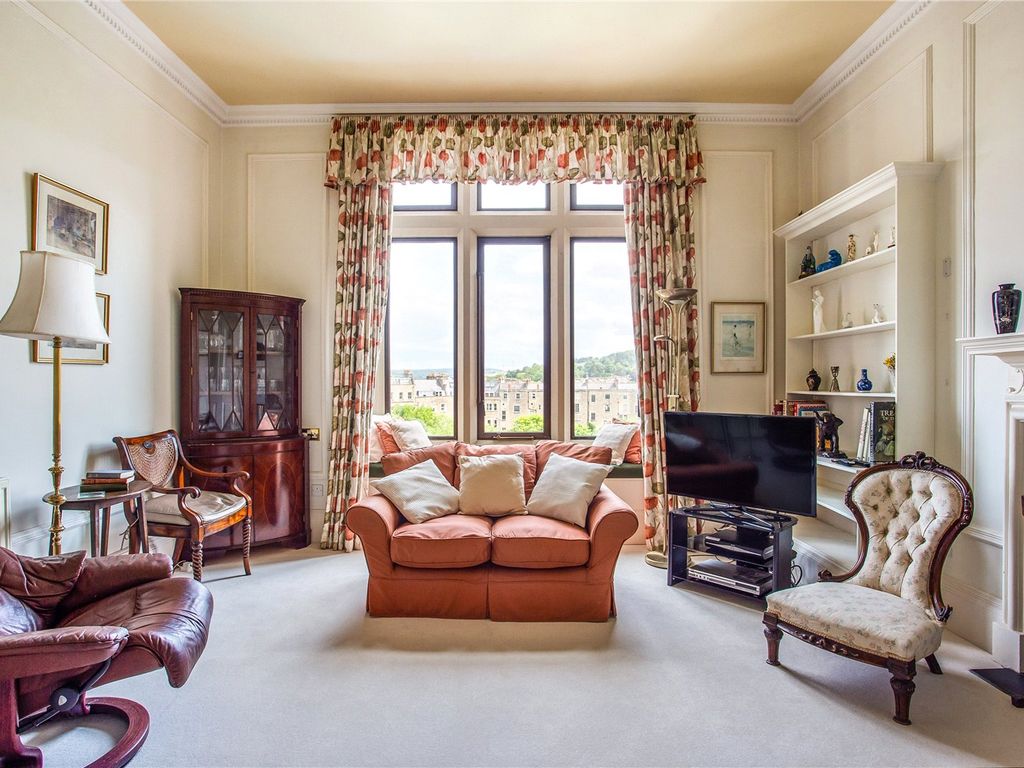 2 bed flat for sale in Grand Parade, Bath BA2, £450,000