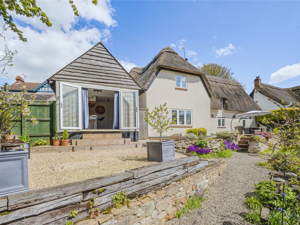 3 bed detached house for sale in Bishopstone, Swindon SN6, £845,000