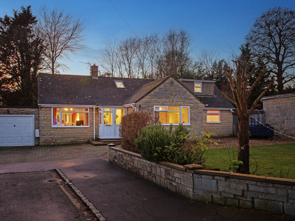 3 bed detached house for sale in Rectory Crescent, Chipping Norton OX7, £560,000