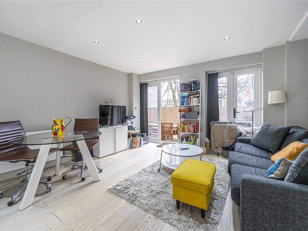 1 bed flat for sale in Ladbroke Grove, London W10, £495,000