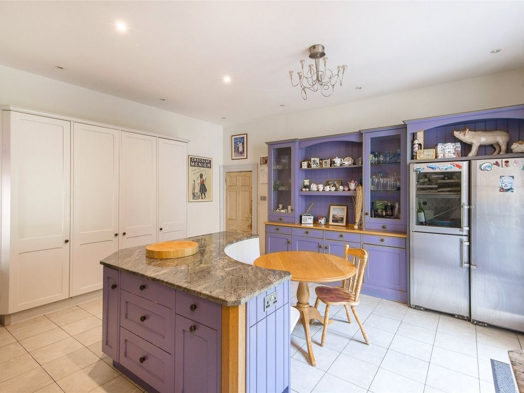 7 bed detached house for sale in Bristol Road, Keynsham BS31, £930,000