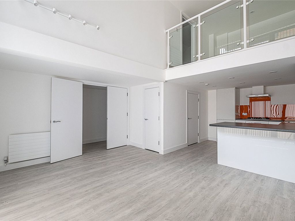 3 bed mews house for sale in Dickens Mews, London EC1M, £1,450,000