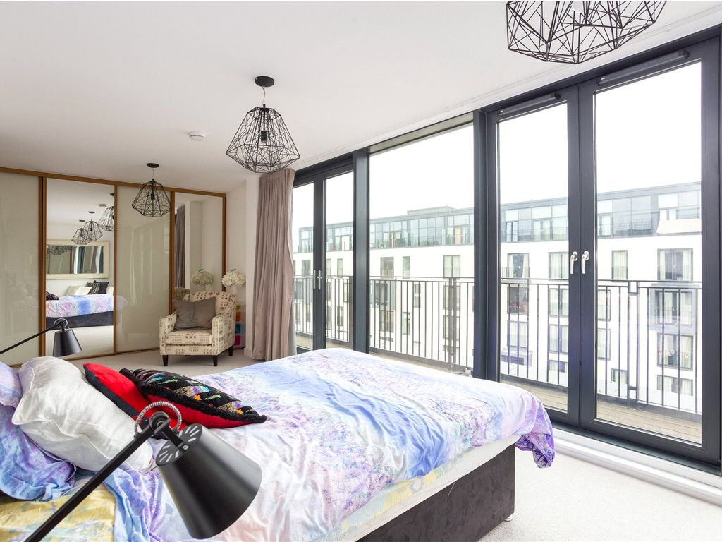 2 bed flat for sale in Percy Terrace, Bath BA2, £700,000