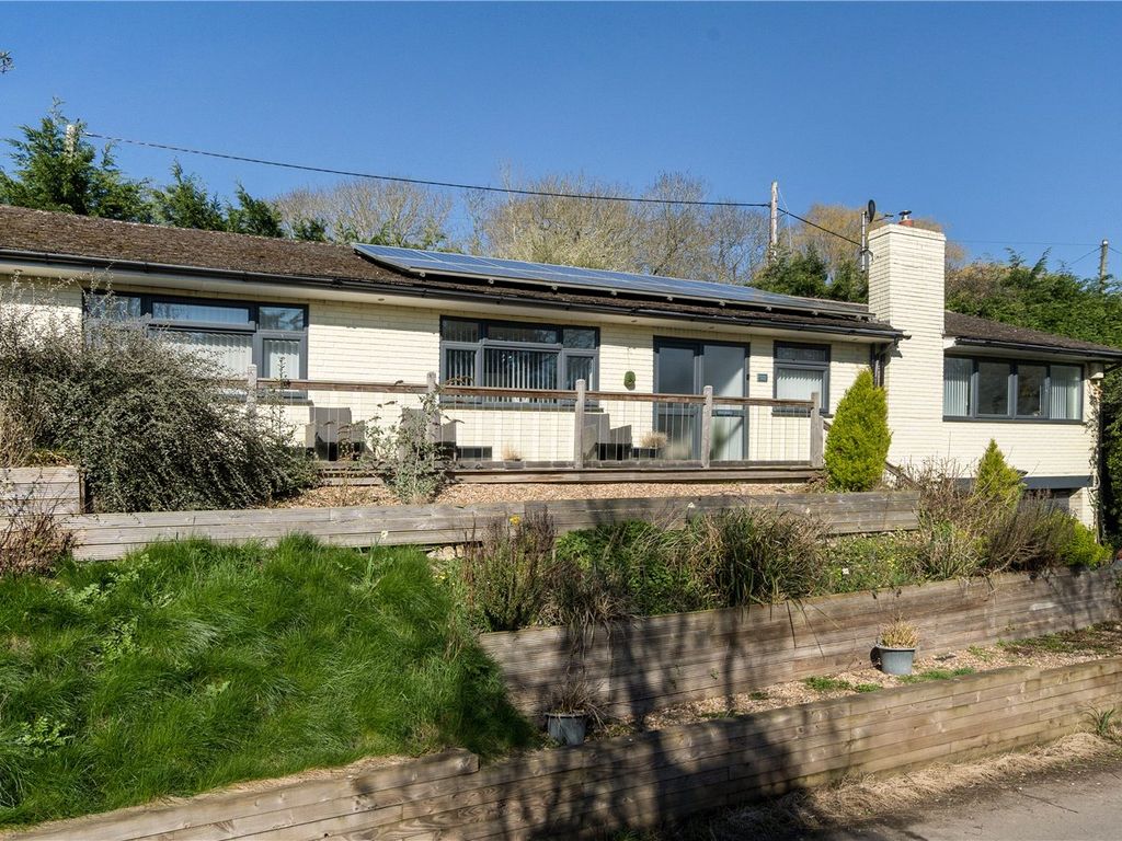 4 bed detached bungalow for sale in Lighthorne, Warwick CV35, £600,000