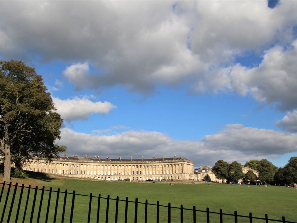 1 bed flat for sale in Royal Crescent, Bath BA1, £695,000