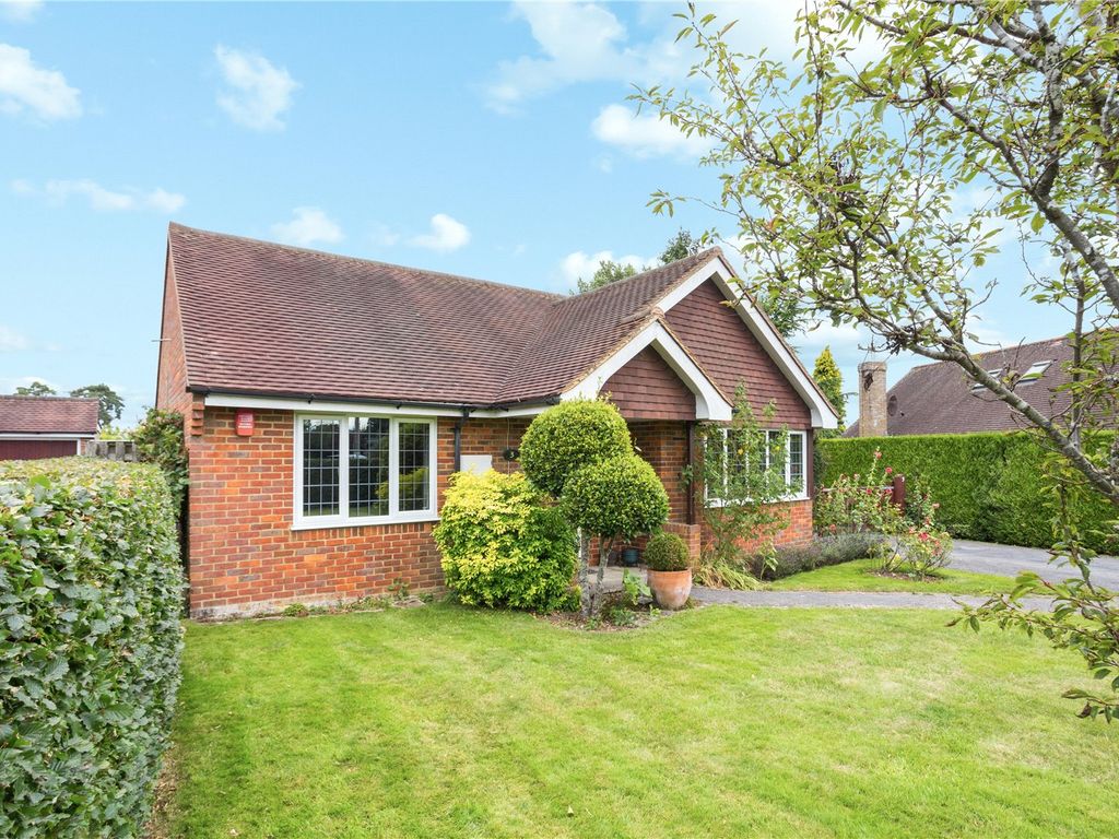 2 bed detached bungalow for sale in Lappetts Lane, Great Missenden HP16, £725,000