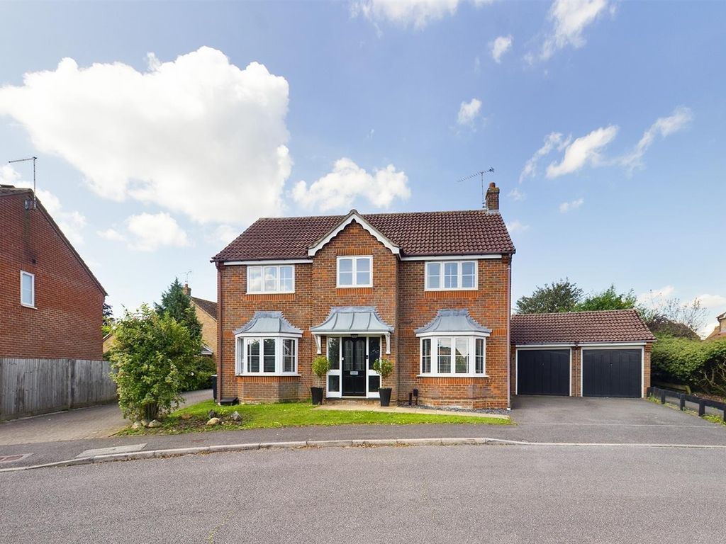 4 bed detached house for sale in Boxfield Green, Stevenage SG2, £625,000
