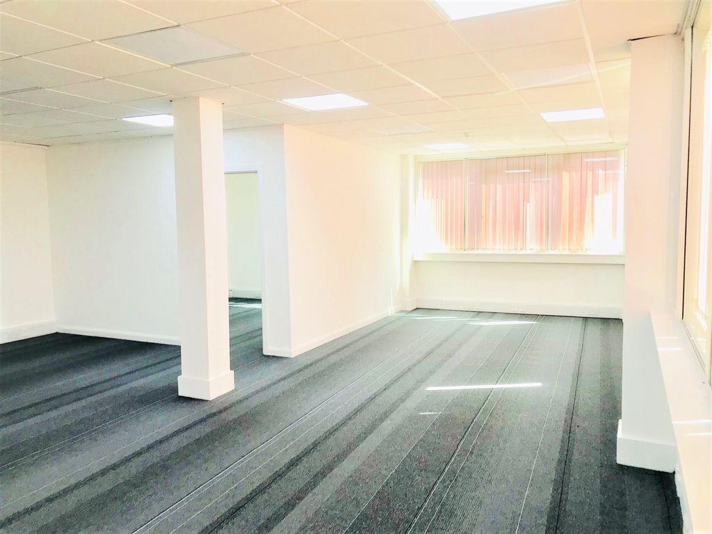 Office to let in King Street, Hammersmith W6, £5,100 pa