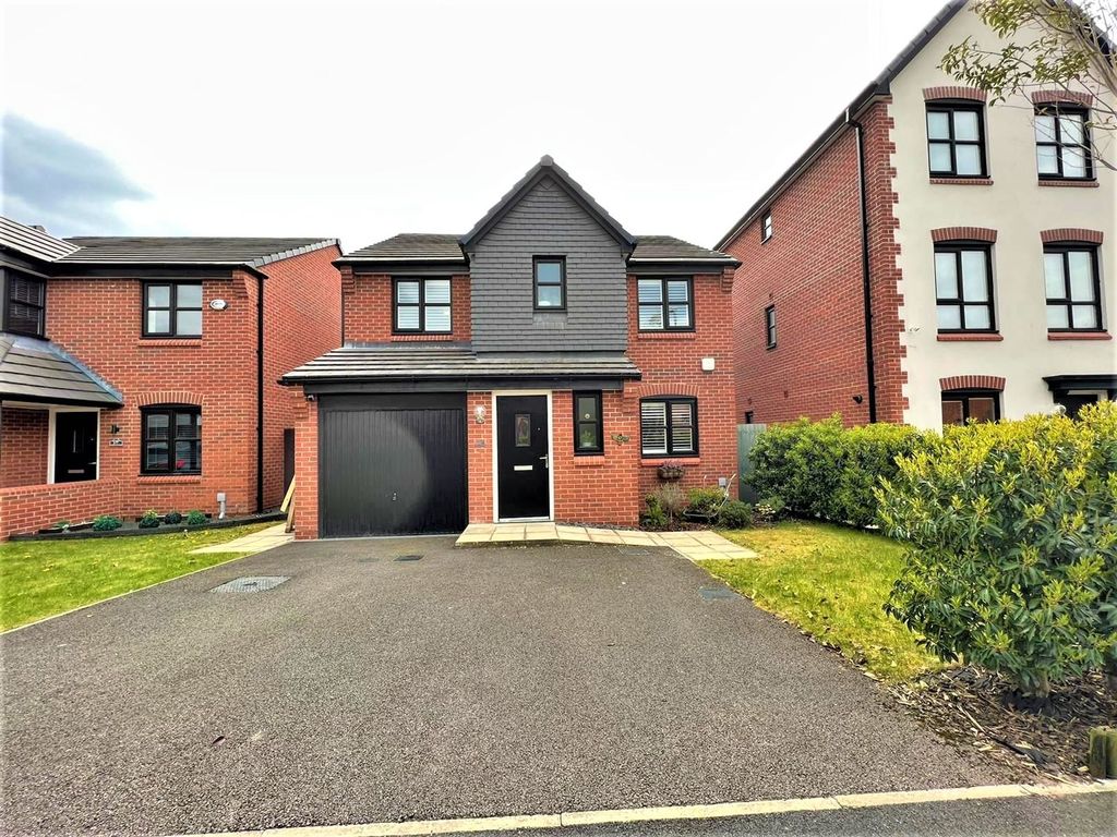 4 bed detached house for sale in Ernest Avenue, Eccles M30, £400,000
