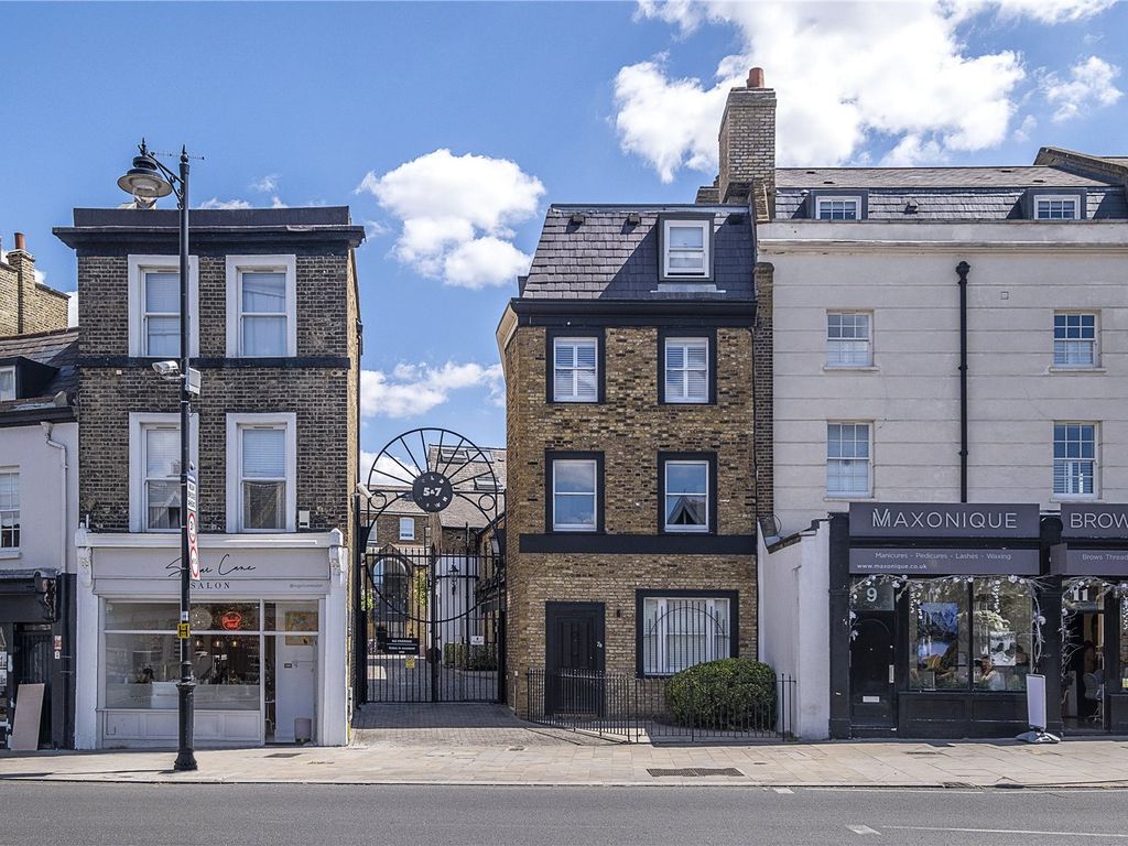 2 bed flat for sale in Old Town, London SW4, £950,000