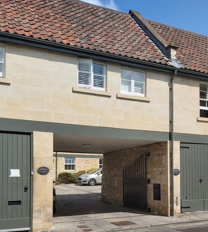 Office to let in Circus Mews, Bath BA1, £29,500 pa