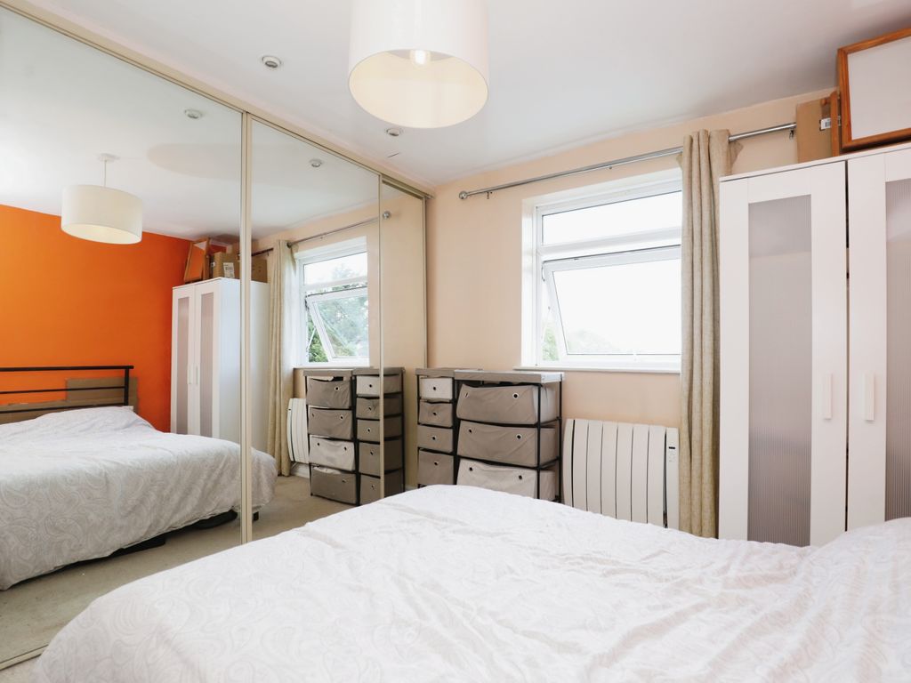 1 bed flat for sale in Clopton Road, Stratford-Upon-Avon CV37, £140,000