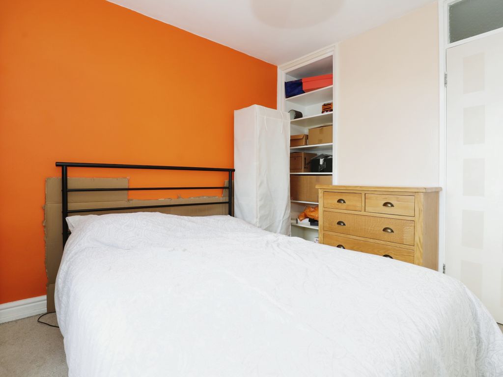 1 bed flat for sale in Clopton Road, Stratford-Upon-Avon CV37, £140,000