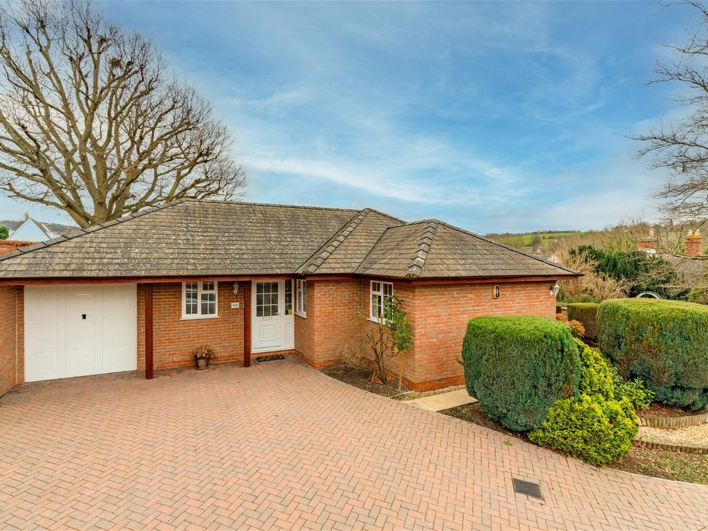 3 bed bungalow for sale in Rance Pitch, Upton St. Leonards, Gloucester GL4, £550,000