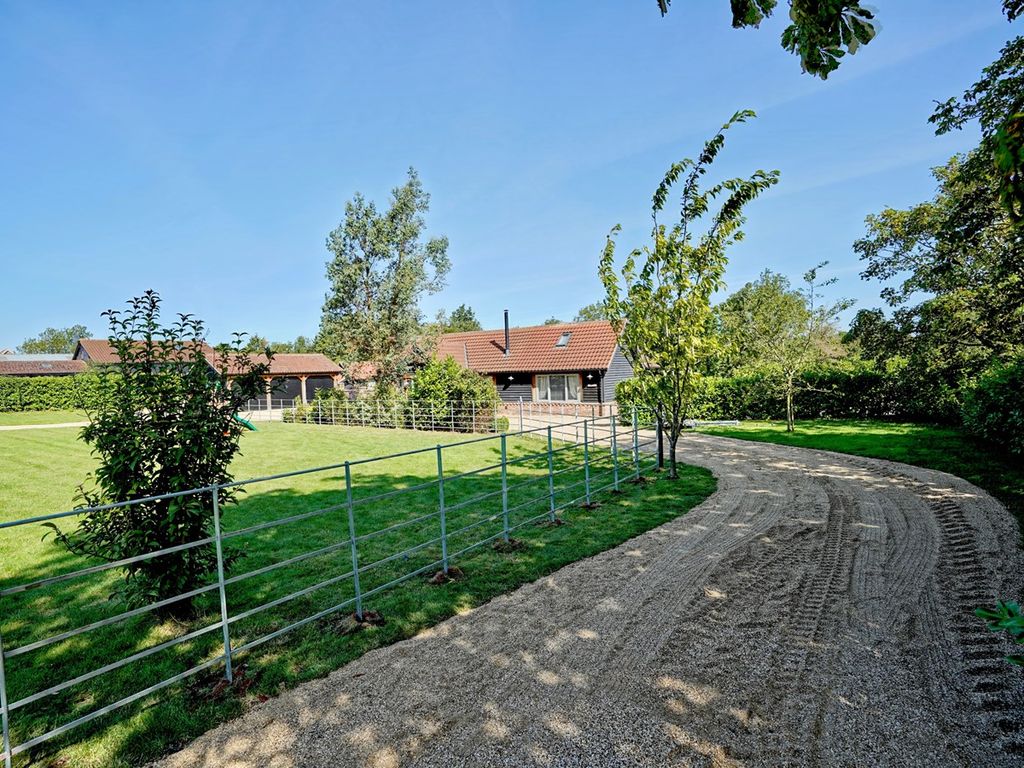 3 bed barn conversion for sale in Fen Road, Pidley, Huntingdon PE28, £770,000