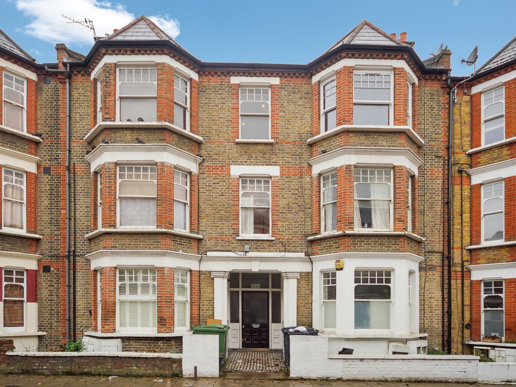 2 bed flat for sale in Elmhurst Mansions, Edgeley Road, London SW4, £575,000