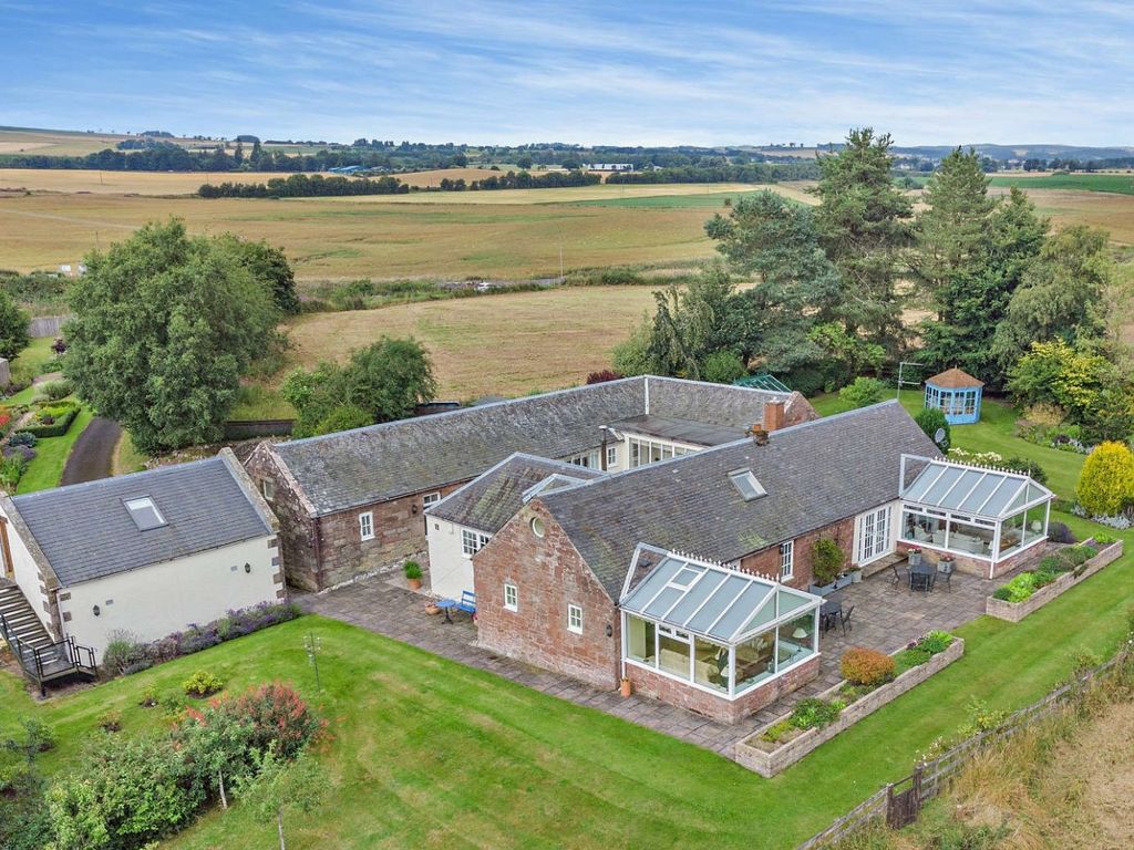 4 bed detached house for sale in Kinross KY13, £685,000