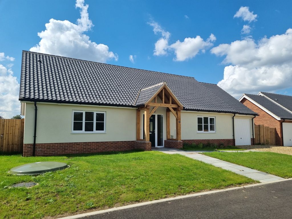 New home, 3 bed detached bungalow for sale in Fallowfield Loke, Shropham, Attleborough NR17, £455,000