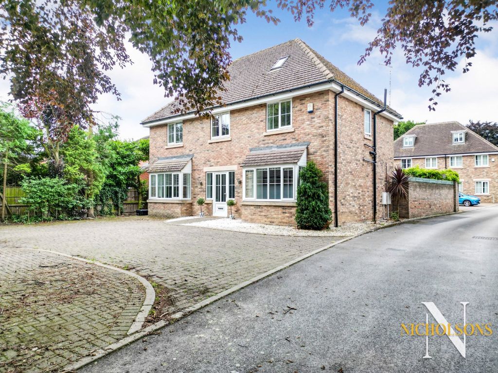5 bed detached house for sale in The Haven, Carlton-In-Lindrick, Worksop, Nottinghamshire S81, £475,000