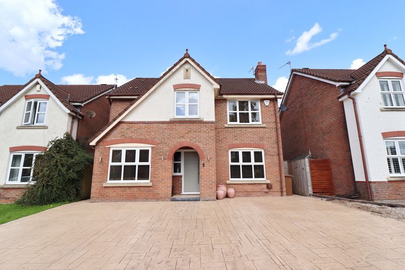4 bed detached house for sale in Ellerbeck Crescent, Worsley, Manchester M28, £580,000