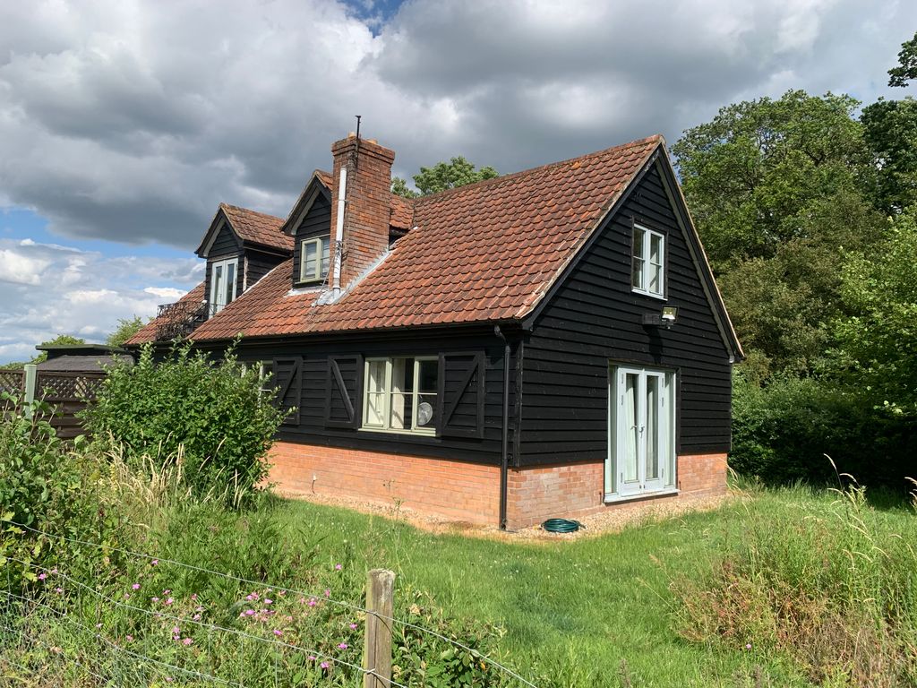2 bed farmhouse for sale in Suffolk, Whepstead IP29, £445,000