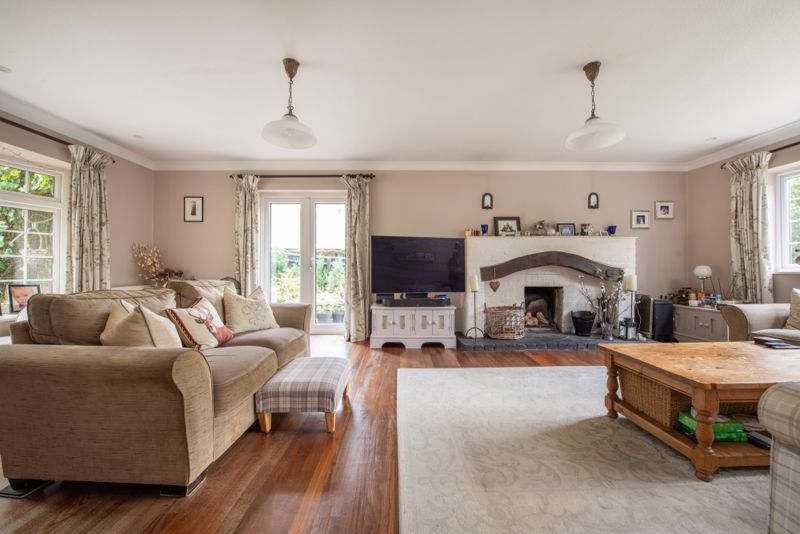 4 bed detached house for sale in Chiltern Road, Ballinger, Great Missenden HP16, £1,395,000
