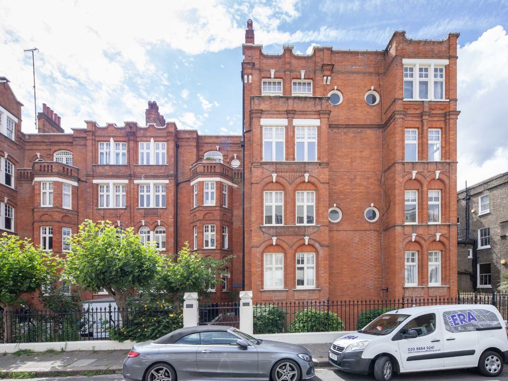 3 bed flat for sale in Hamlet Gardens, London W6, £1,225,000