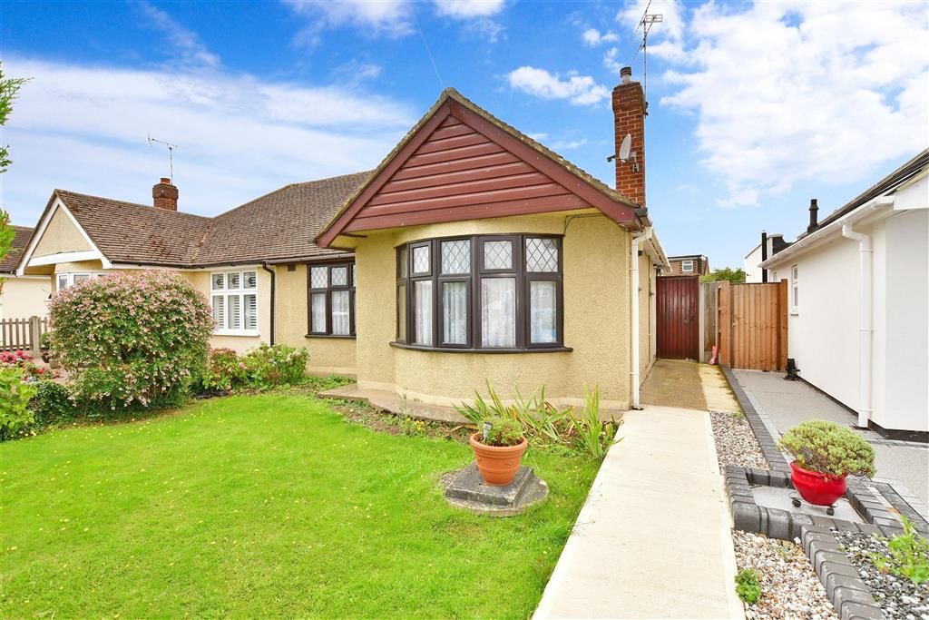 2 bed semi-detached bungalow for sale in Laurel Avenue, Wickford, Essex SS12, £350,000