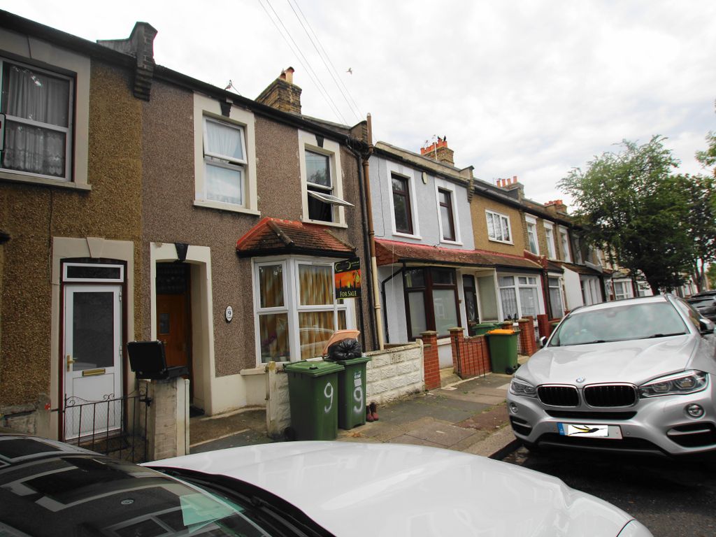 3 bed terraced house for sale in Davis Street, London E13, £425,000