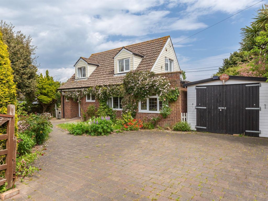 4 bed detached house for sale in Rew Street, Gurnard, Cowes PO31, £575,000