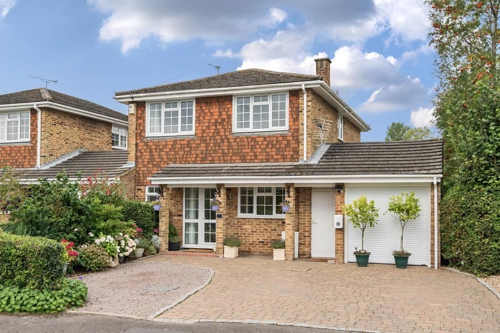 4 bed detached house for sale in Holmer Green, Buckinghamshire HP15, £700,000