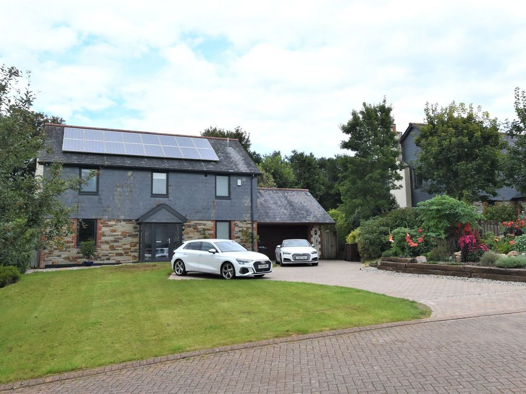 4 bed detached house for sale in Priors Barn, Bodmin PL31, £550,000