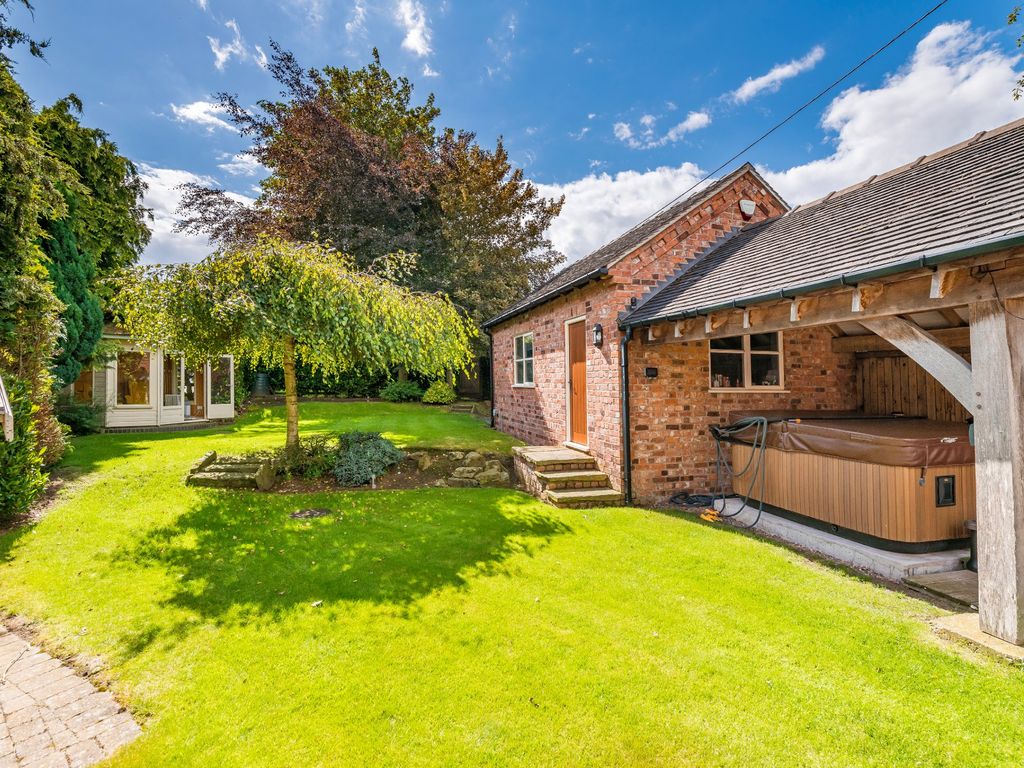 3 bed barn conversion for sale in Checkley Lane, Checkley, Nantwich CW5, £475,000