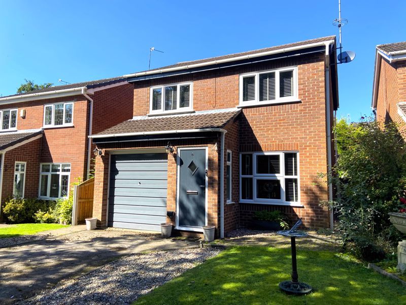3 bed detached house for sale in Glencoe Close, Holmes Chapel, Crewe CW4, £350,000