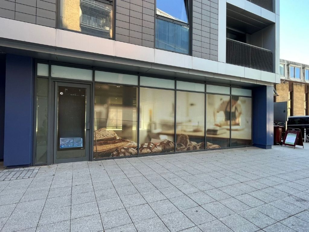 Commercial property to let in Abbey Square, Abbey House, Reading, Berkshire RG1, £65,000 pa