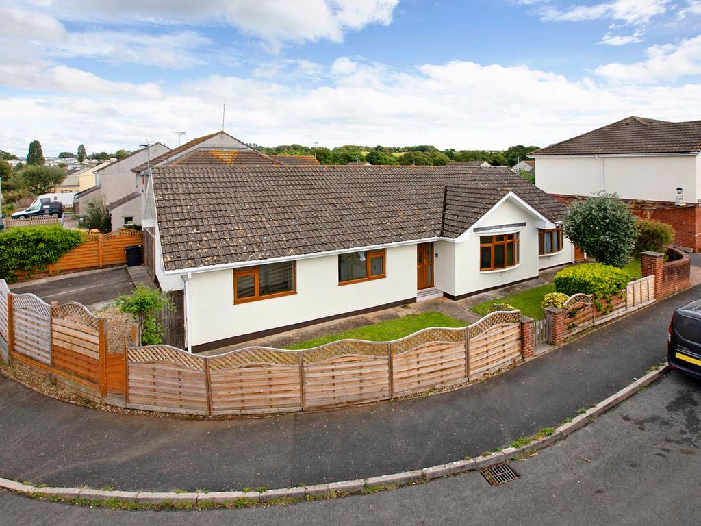 4 bed detached bungalow for sale in Little Week Gardens, Dawlish EX7, £400,000