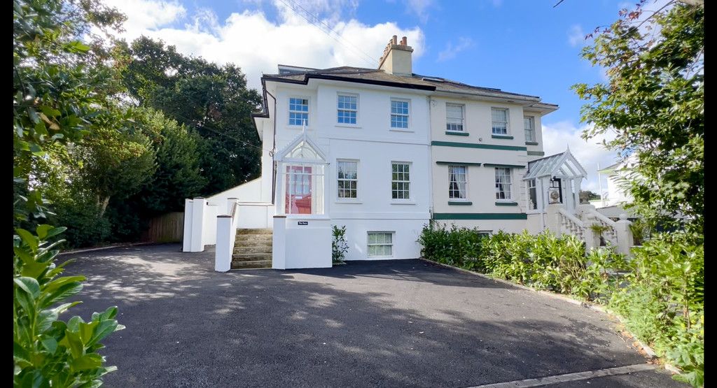 4 bed semi-detached house for sale in Staplers Road, Isle Of Wight PO30, £500,000