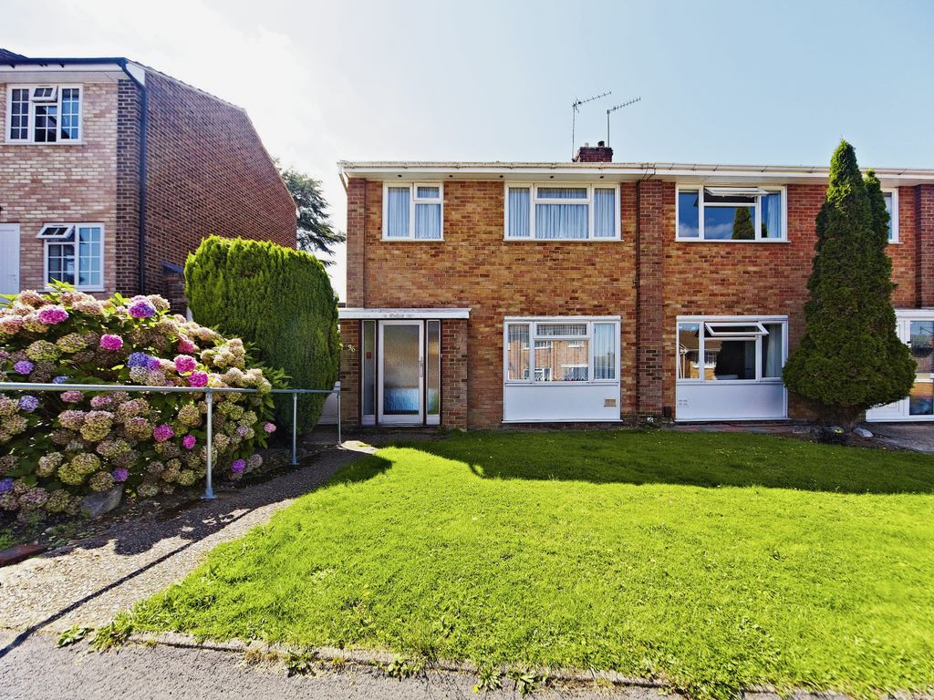 3 bed semi-detached house for sale in Ambleside Gardens, South Croydon CR2, £425,000