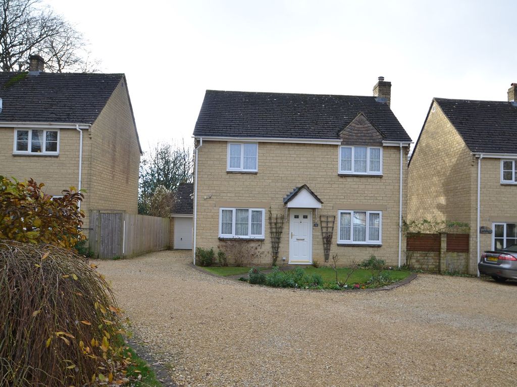 3 bed detached house for sale in Sibree Close, Bussage, Stroud GL6, £499,000