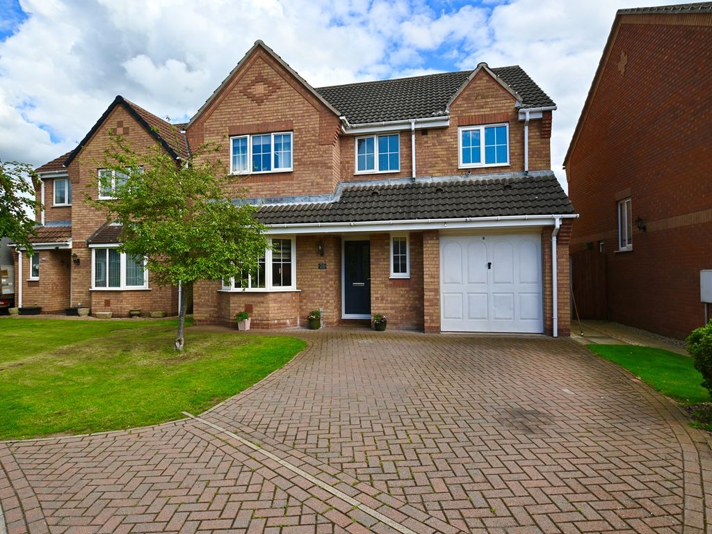 5 bed detached house for sale in Dursley Court, Auckley, Doncaster DN9, £390,000