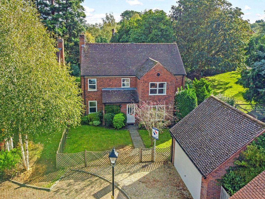 4 bed detached house for sale in Redgrove Park, Cheltenham GL51, £850,000