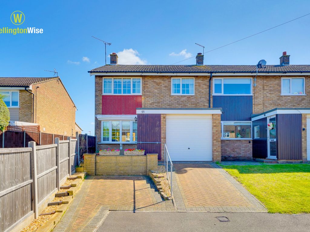 3 bed end terrace house for sale in Kingsway, Royston SG8, £365,000