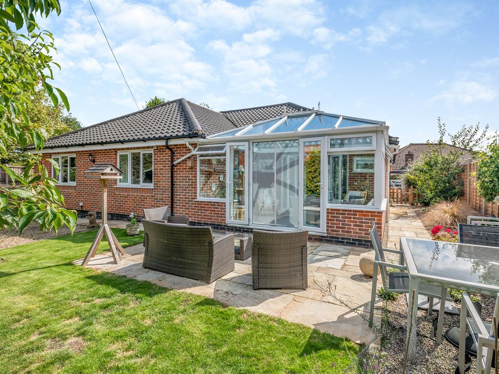 3 bed detached bungalow for sale in Mill Road, Ashby St. Mary, Norwich NR14, £495,000