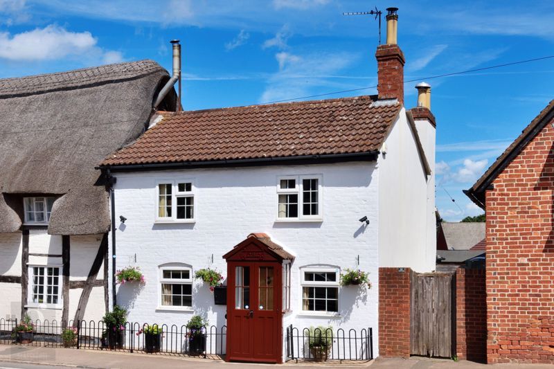 4 bed cottage for sale in The Village, Dymock, Gloucestershire GL18, £460,000