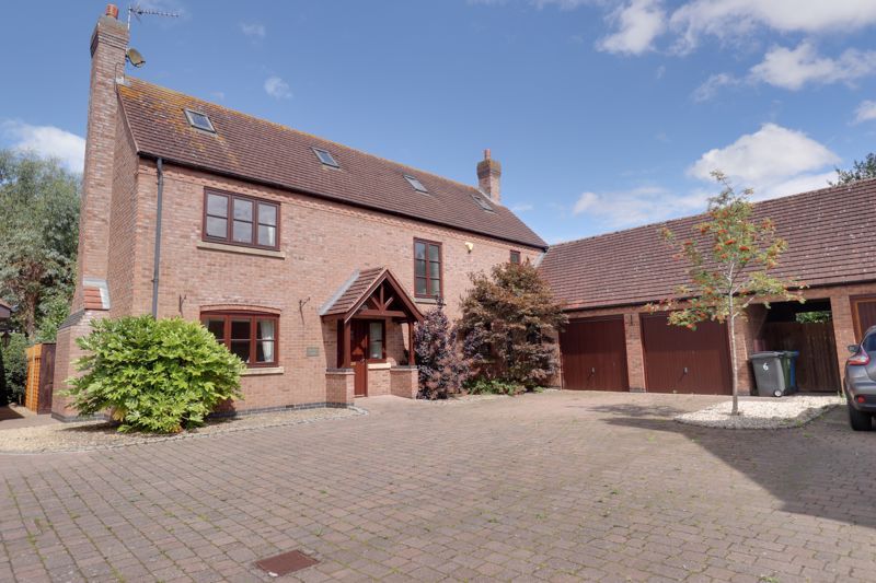 3 bed detached house for sale in Fair View Court, Wheaton Aston, Stafford ST19, £465,000