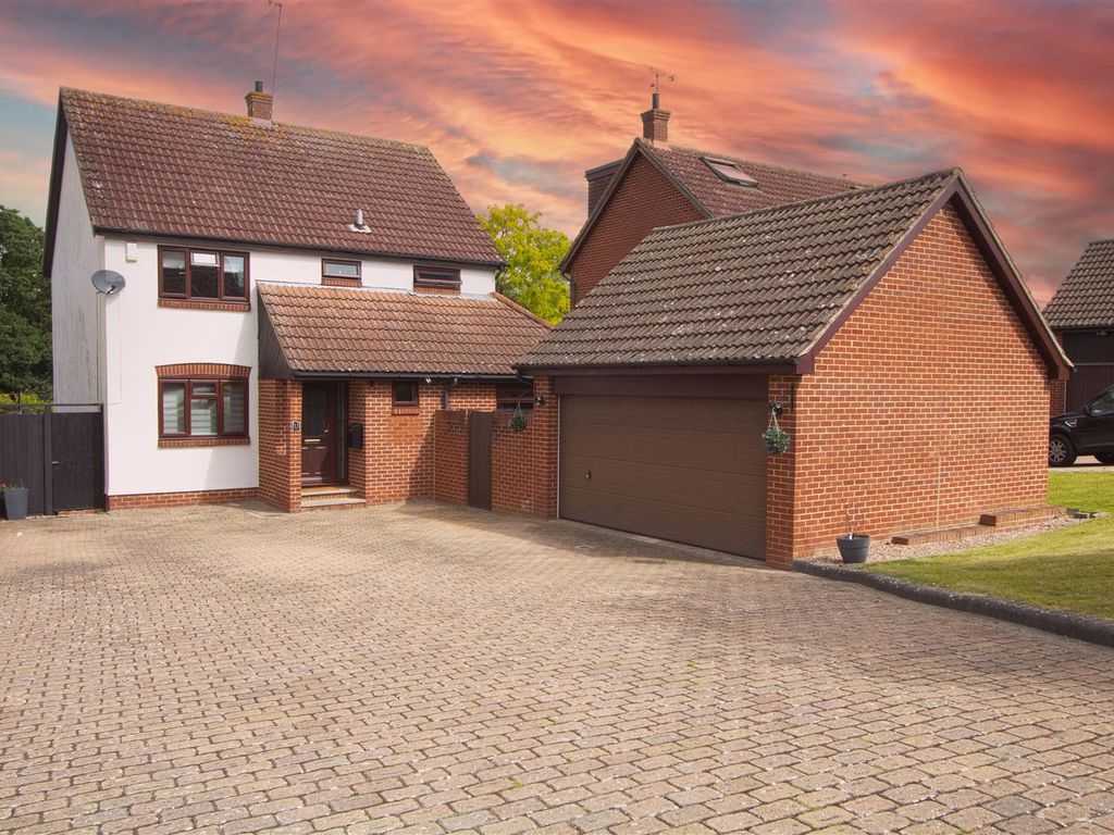 4 bed detached house for sale in Anvil Way, Billericay CM12, £775,000