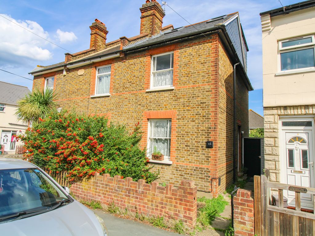 3 bed semi-detached house for sale in Red Lion Road, Surbiton KT6, £525,000
