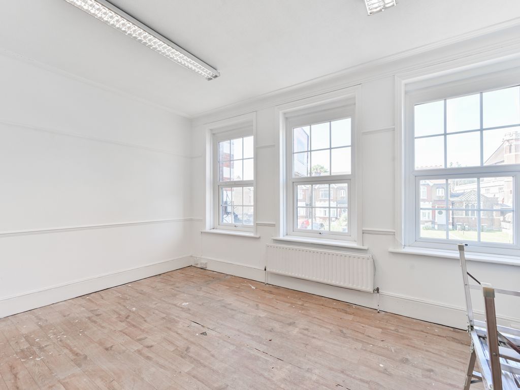 Office to let in Green Lanes, London N13, £18,000 pa