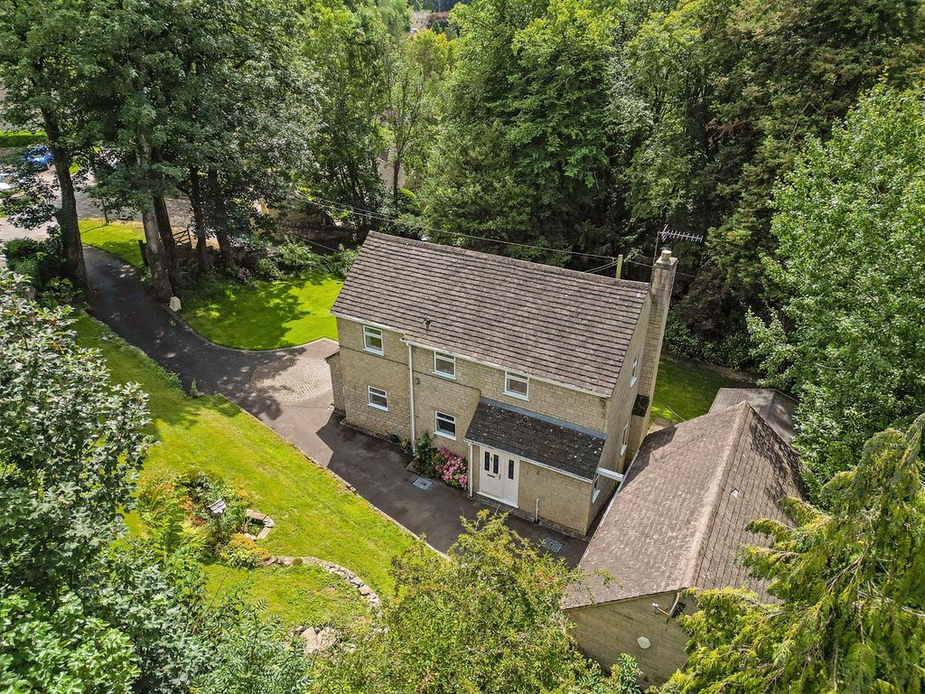 3 bed detached house for sale in The Ridge, Bussage, Stroud GL6, £625,000